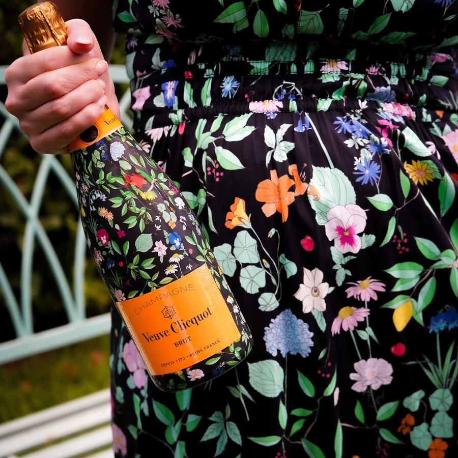 Sheridan French Collection - Onyx Wildflower Bottle Wrap on Champagne Bottle