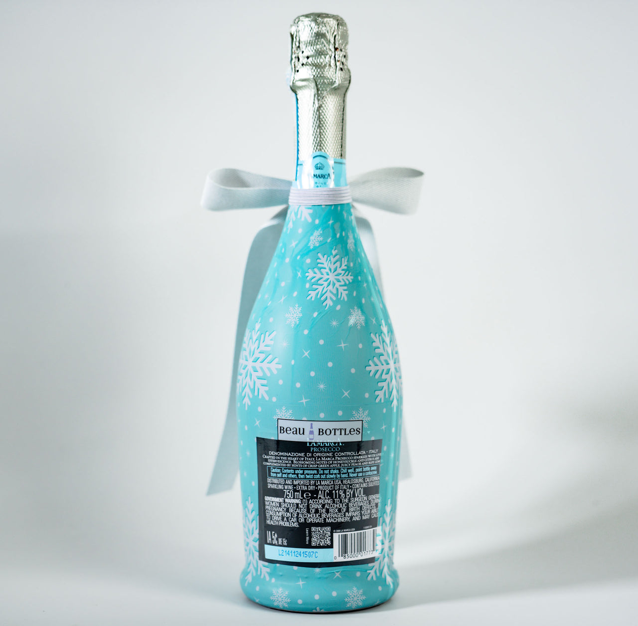 Wrapido Snowflake Bottle Wrap & Bow Matching Set on La Marca Prosecco